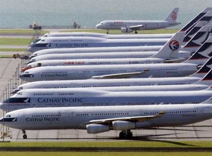 Varios aviones Dragonair de la compañía Cathay Pacific Airways.
