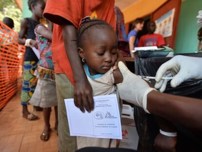 Campa&ntilde;a de vacunaci&oacute;n de MSF en Conakri, capital de Guinea.