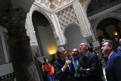 El alcalde de Madrid, Alberto Ruiz-Gallardón, de visita por Sevilla junto al alcalde de la capital hispalense, Juan Ignacio Zoido.