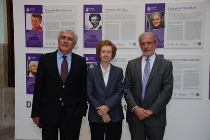 Jos&eacute; P&iacute;o Beltr&aacute;n, Margarita Salas y Esteban Morcillo, en la Nau..