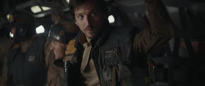 Diego Luna es Cassian Andor.