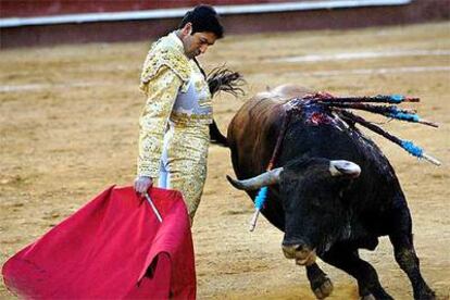 Vicente Barrera, en el quinto toro de la tarde.