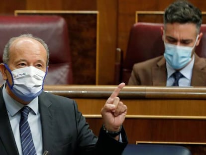 El ministro de Justicia, Juan Carlos Campo, durante su intervención en la sesión de control al Gobierno este miércoles en el Congreso. 