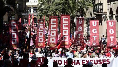 La cabeza de la manifestación del 1º de Mayo convocada por CC OO y UGT en Valencia.