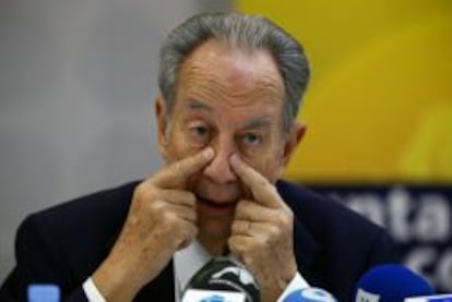 El presidente de OHL, Juan Miguel Villar-Mir, durante una rueda de prensa que ha ofrecido hoy.