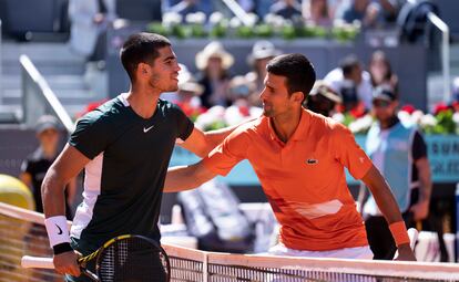 El español y el serbio posan momentos antes del comienzo de la semifinal, el sábado en la Caja Mágica (Madrid).