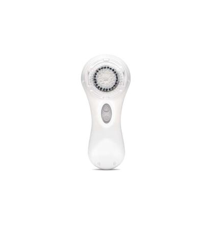 El cepillo limpiador Clarisonic Mia 2 tiene un 25% de descuento en la web de la marca. Solo durante el cyber monday pasa de los 149 a los 111,75 euros.