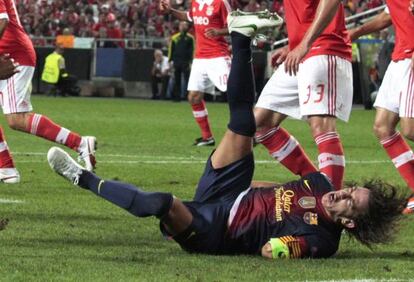 Puyol, en el momento de lesionarse.