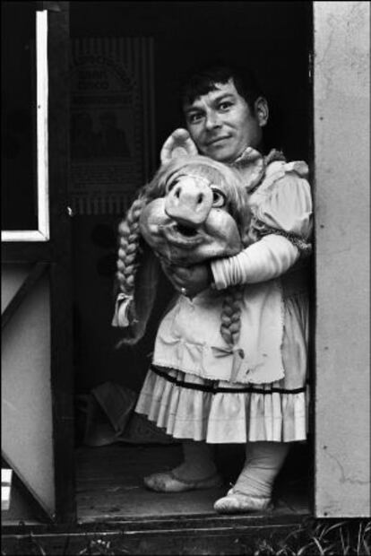 'Miss Peggy II, Santiago', de la serie 'El circo', de 1984.