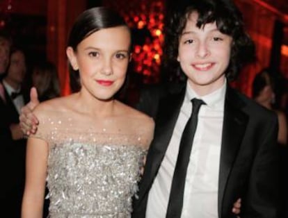 Millie Bobby Brown (Eleven, na s&eacute;rie) e Finn Wolfhard (Mike) numa festa da Netflix em janeiro.
 