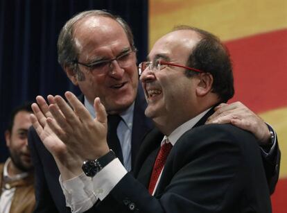 &Aacute;ngel Gabilondo y Miquel Iceta, en un acto de campa&ntilde;a.