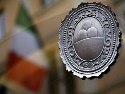 El logo del Monte Paschi en su sede de Siena.