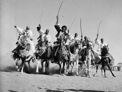 Fantas&iacute;a&#039;, fotograf&iacute;a de George Rodger realizada en 1941 en Chad.