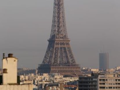 A Torre Eiffel, em Paris.