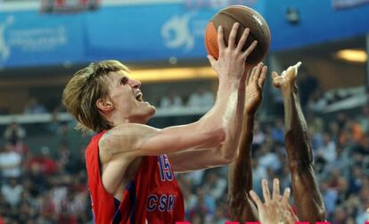 Kirilenko ante el Panathinaikos en 2012