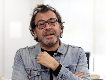 Una escucha a oscuras, la entrevista de ‘El País Semanal’ y la carrera de Callao: el fascinante nacimiento de ‘Lux’, el disco de Rosalía