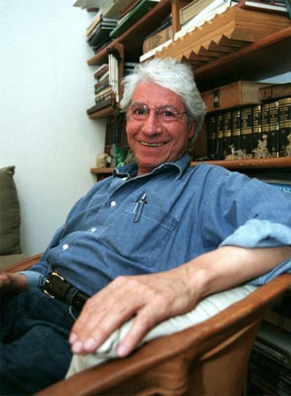 Alejandro Aura, en abril de 2001.