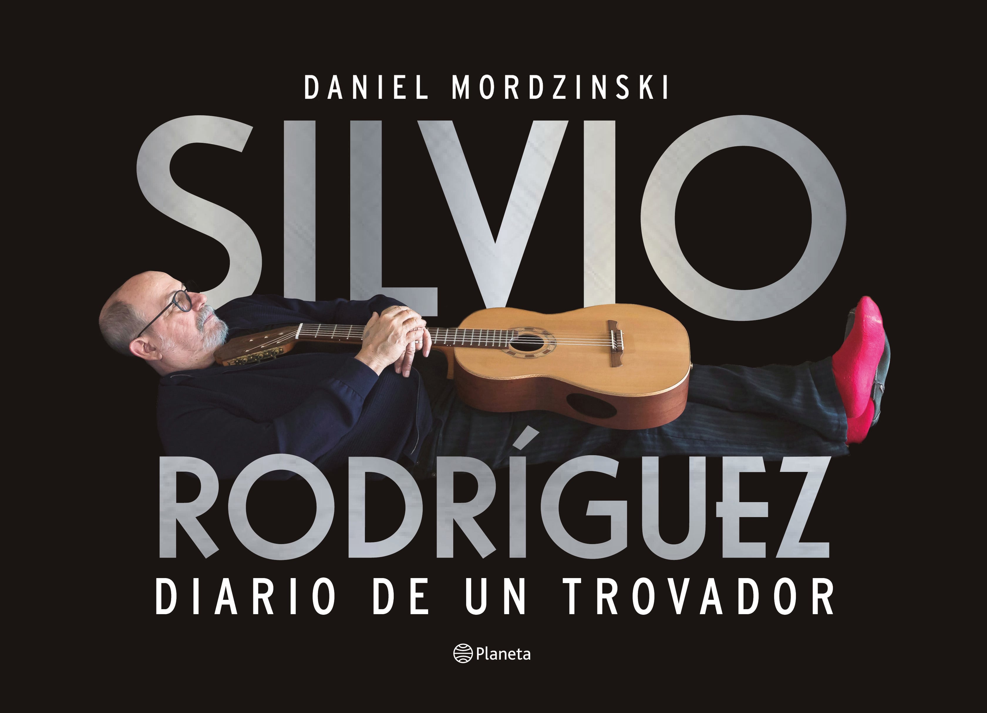 'Silvio Rodríguez, Diario de un trovador',  libro de Daniel Mordzinski.