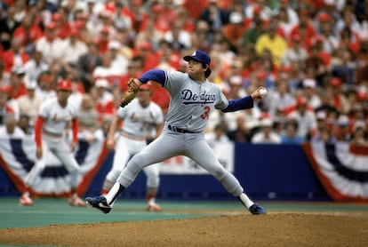 Imagen sin datar de Fernando Valenzuela como pitcher de los Dodgers.