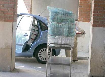 Coche donde se transporta el material esterilizado.