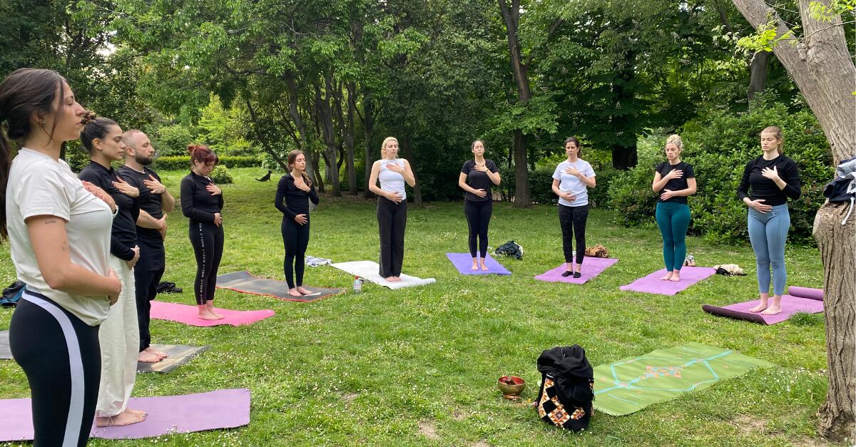 Planes en Madrid para esta semana: yoga en El Retiro, flores ...