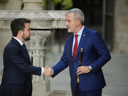 El presidente de la Generalitat, Pere Aragonès, recibe al nuevo alcalde de Barcelona, Jaume Collboni, el sábado 17 de junio, tras la investidura.
