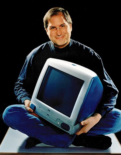 El primer producto de la segunda etapa de Jobs en Apple era un monitor con un ordenador a cuestas. Puso fin a la era del disquete y supuso la bendición de la Red en 1998.