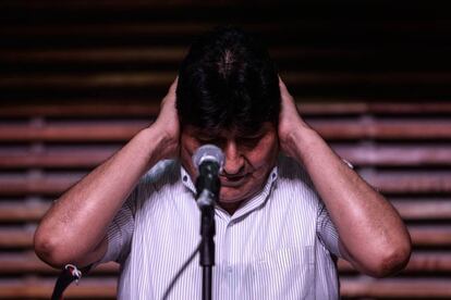 El expresidente de Bolivia Evo Morales, durante una rueda de prensa en Buenos Aires, tras de las elecciones de su país. Morales aseguró que su partido ha ganado las elecciones y que Luis Arce será el nuevo mandatario.