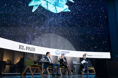 Eduardo Osuna, Altagracia Gómez y Jan Martínez Ahrens, en la séptima edición del ‘Foro no Money’, en Ciudad de México.