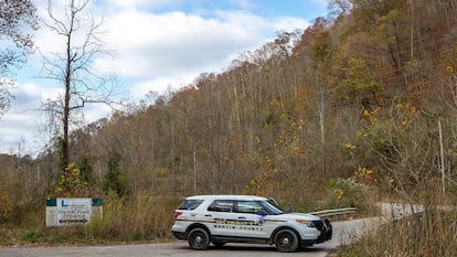 A sheriff's vehicle blocks the area where a rescue operation is underway at a collapsed coal preparation plant in Martin County, Ky., Nov. 1, 2023.