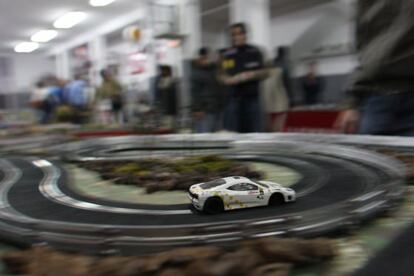 Una carrera benéfica de Scalextric.