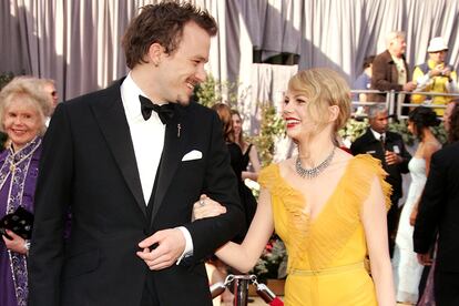 Ledger y Williams, posan en la alfombra roja de los Oscars de 2006.