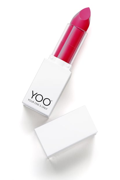 Además de aguantar en la boca hasta ocho horas, los labiales de Yoo Makeup (desde 29 €) se personalizan por completo. Se puede elegir el color, los ingredientes o grabar palabras. Un producto artesanal y único.