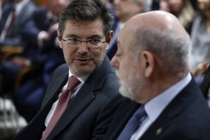 El ministro de Justicia, Rafael Catal&aacute; y el fiscal general del Estado, Jos&eacute; Manuel Maza.