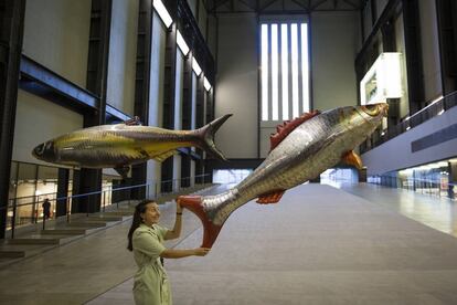 Instalación de Philippe Parreno para la sala de turbinas de la Tate Modern de Londres.