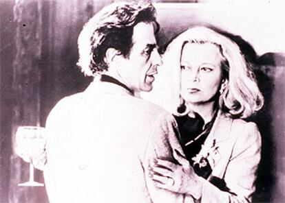 John Cassavetes y Gena Rowlands, en un fotograma de &#39;Corrientes de amor&#39; (1984).