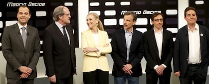 Los candidatos, posando antes del debate: Ignacio Aguado (Ciudadanos), &Aacute;ngel Gabilondo (PSOE), Cristina Cifuentes (PP), Jos&eacute; Manuel L&oacute;pez (Podemos), Ram&oacute;n Marcos (UPyD) y Luis Garc&iacute;a Montero (IU).