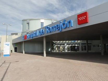 Entrada al hospital de Torrejón.