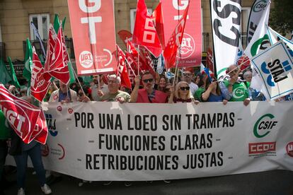 Concentración de funcionarios frente al Ministerio de Justicia en Madrid, este jueves.