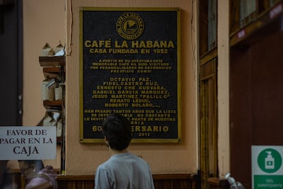 El Café La Habana, en la esquina entre Bucareli y Morelos, nido de poetas, escritores y revolucionarios.