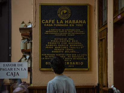 El Café La Habana, en la esquina entre Bucareli y Morelos, nido de poetas, escritores y revolucionarios.