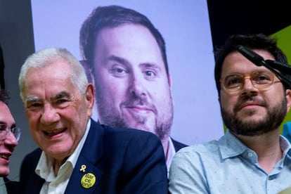 Ernest Maragall, al costat del vicepresident de la Generalitat, Pere Aragonès, durant la nit electoral.