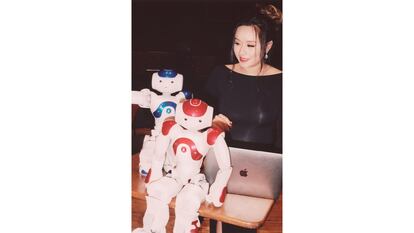 La ingeniera en informática y robótica Carol Reiley es una pionera en Telecontrol y sistemas de robot autónomo y cirugía robotizada.
