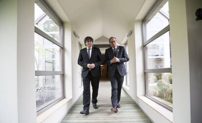 Puigdemont y Torra, en un hotel de Waterloo, este jueves.