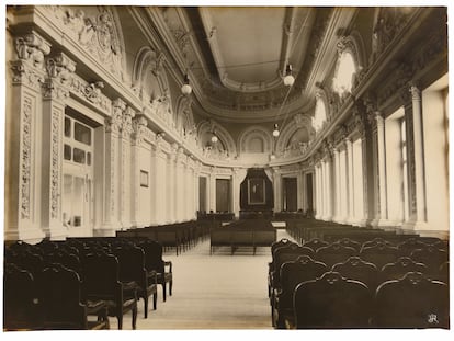 Salón de juntas generales de accionistas del Banco de España, en 1891.
