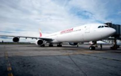 Un A340 con la nueva imagen de Iberia.