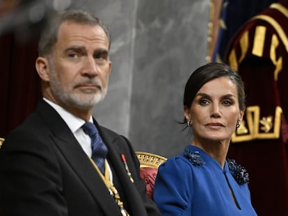 Felipe VI y la reina Letizia durante la jura de la Constitución de su hija Leonor.