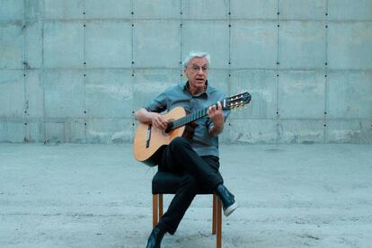 Caetano Veloso, en un fotograma de 'Narciso-em-ferias', que participa a l'In-Edit.