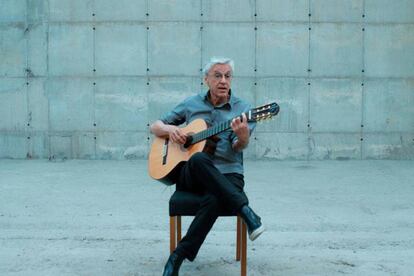 Caetano Veloso, en un fotograma de 'Narciso-em-ferias', que participa a l'In-Edit.