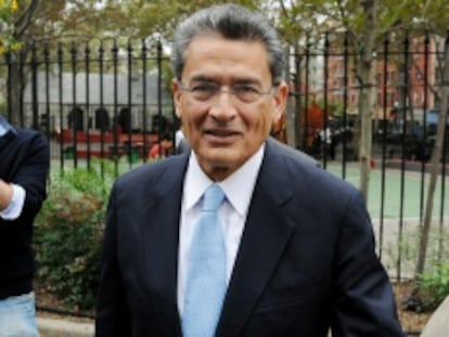 Rajat Gupta llega a escuchar la lectura de su sentencia.